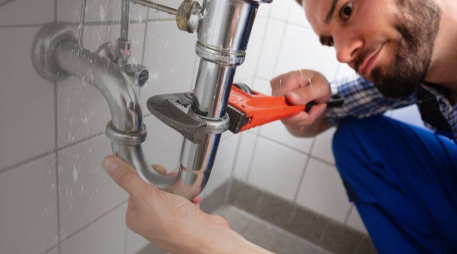Leaking toilet repair in Arminto, WY